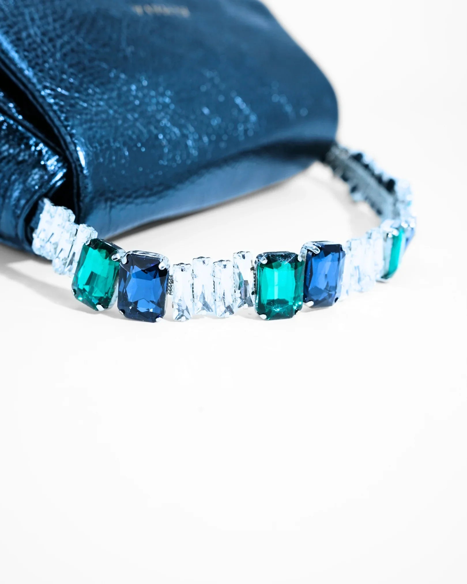 POCHETTE MIA LAMINATED | BLU