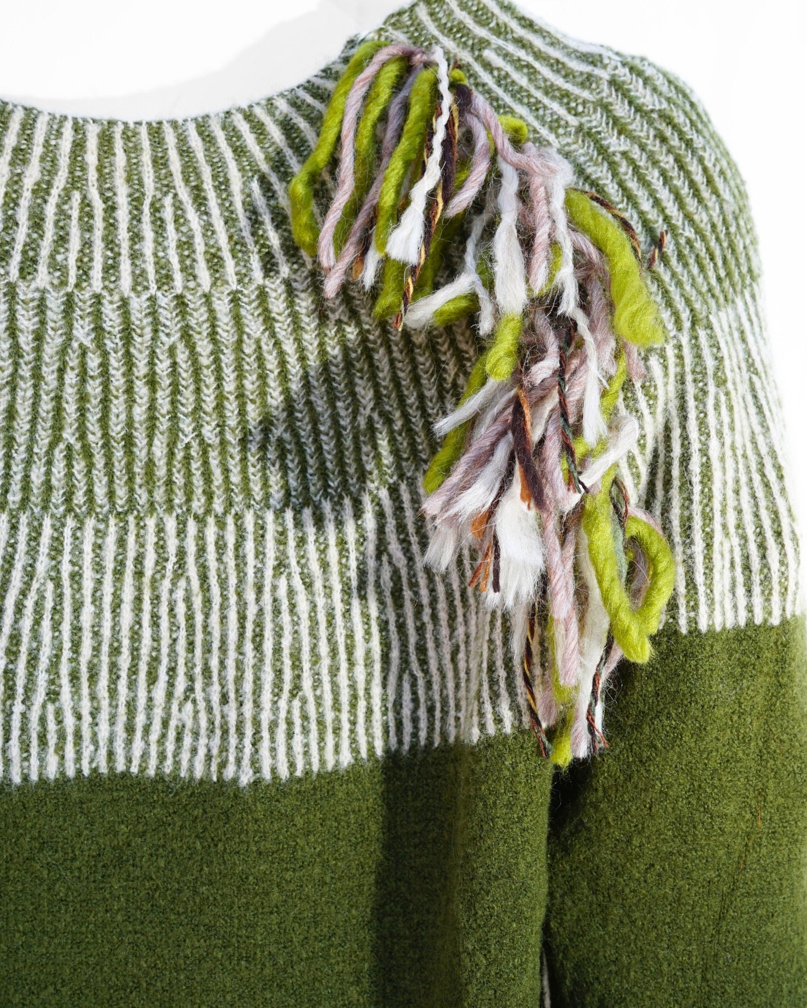 MAGLIONE IN LANA CON DETTAGLI | VERDE