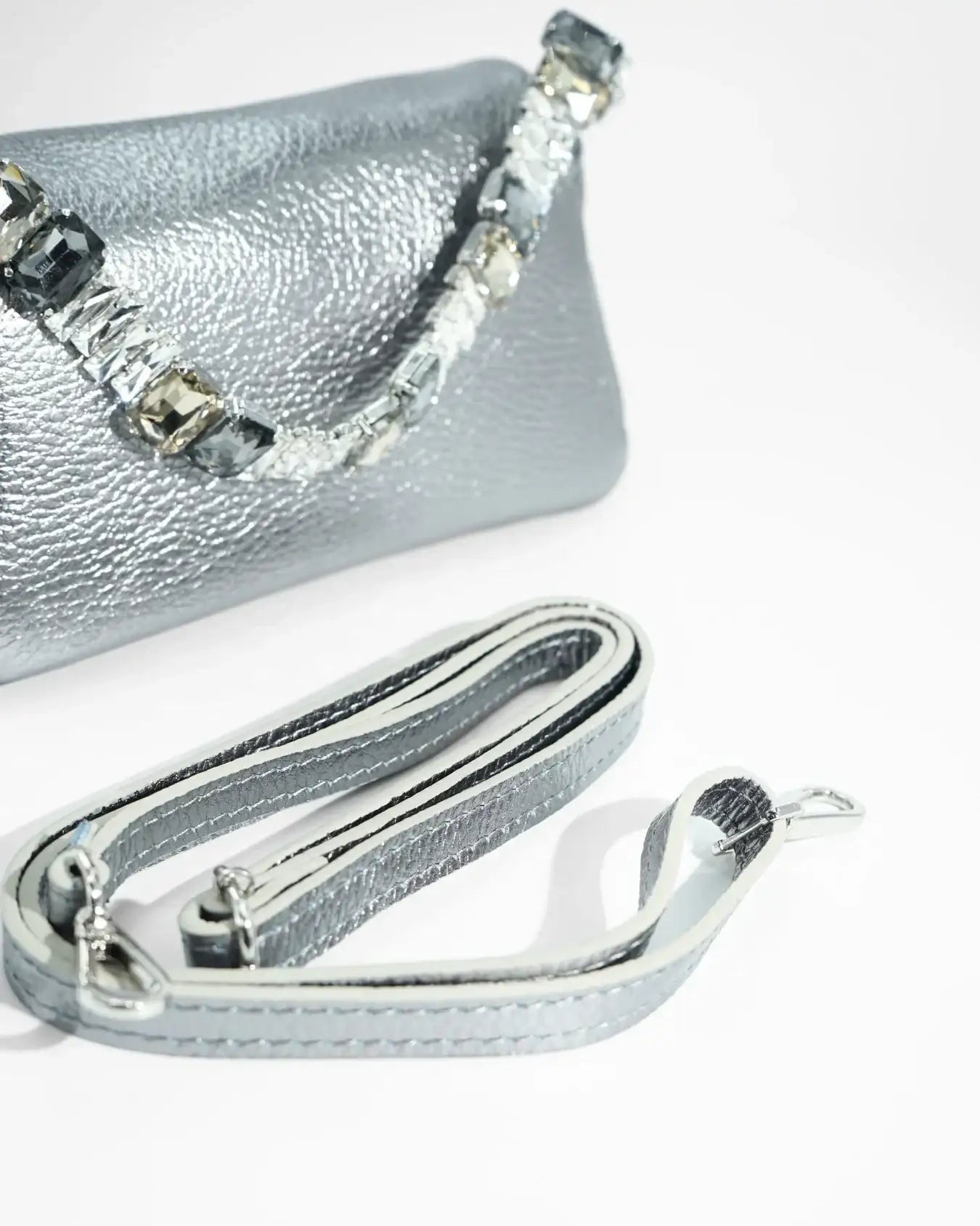 POCHETTE MIA LAMINATED | ARGENTO
