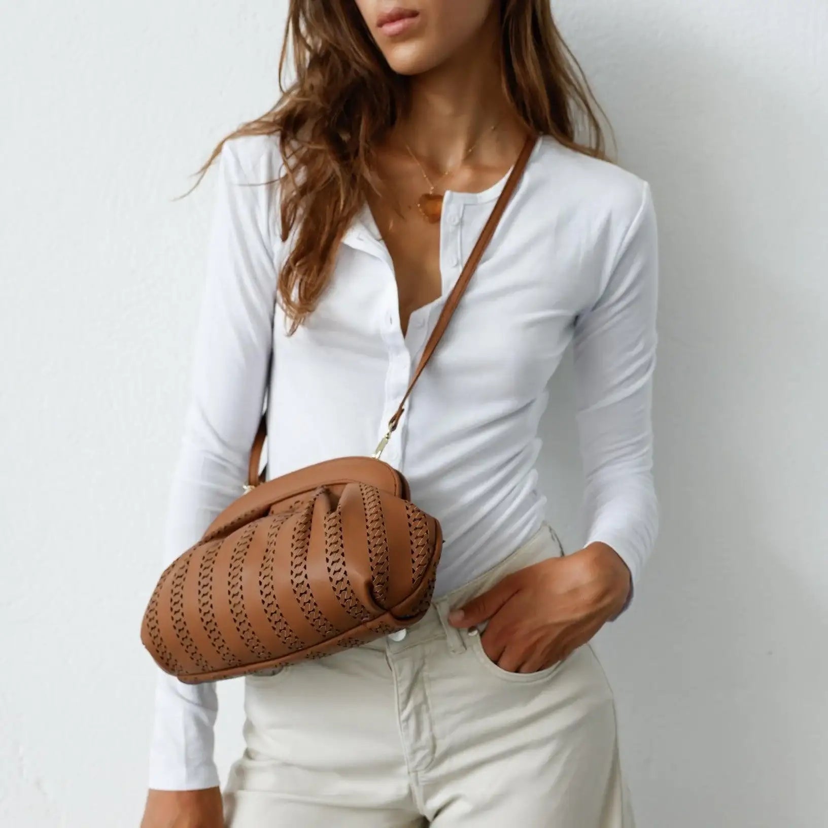 ABIGAIL WINTER | COGNAC - Almala