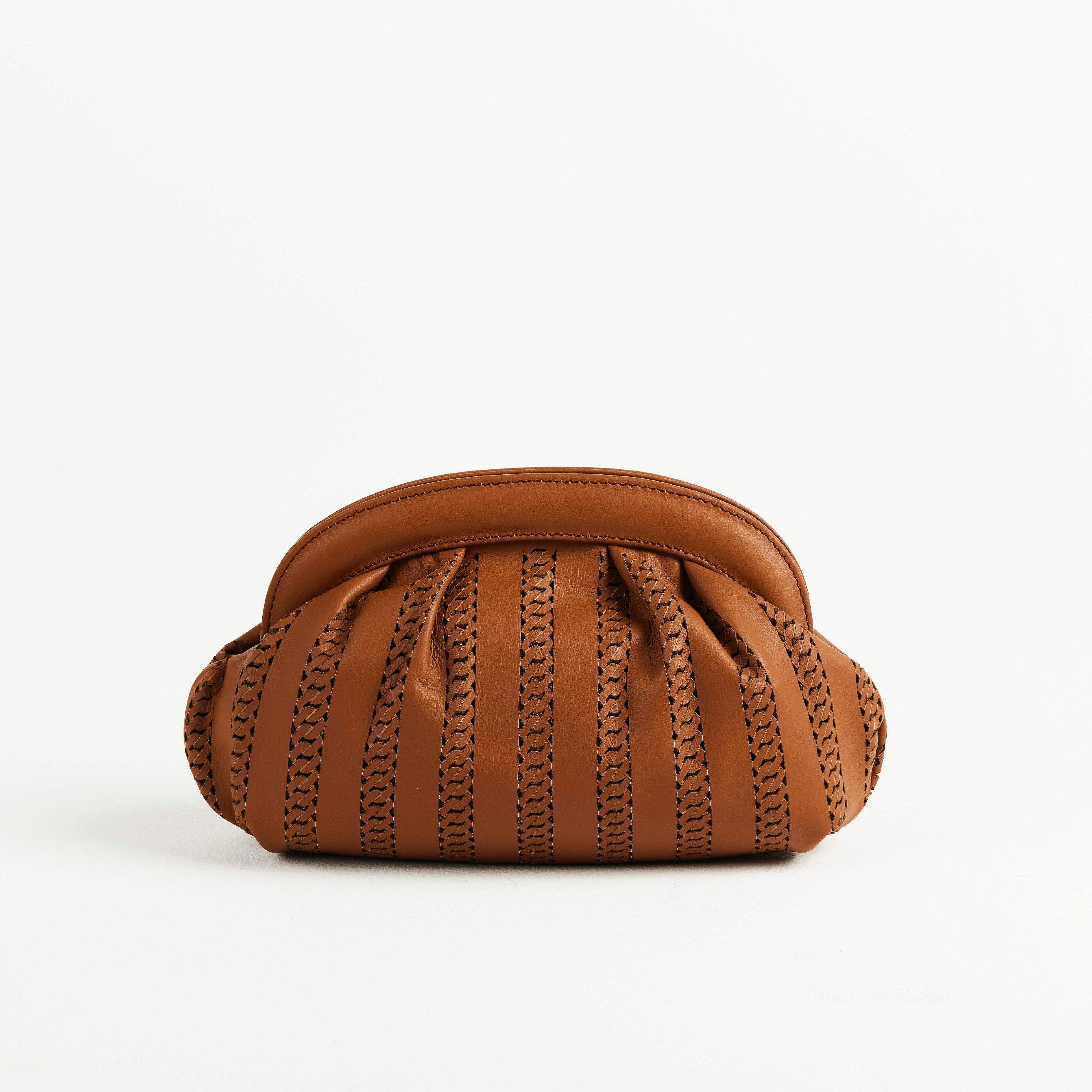 ABIGAIL WINTER | COGNAC - Almala