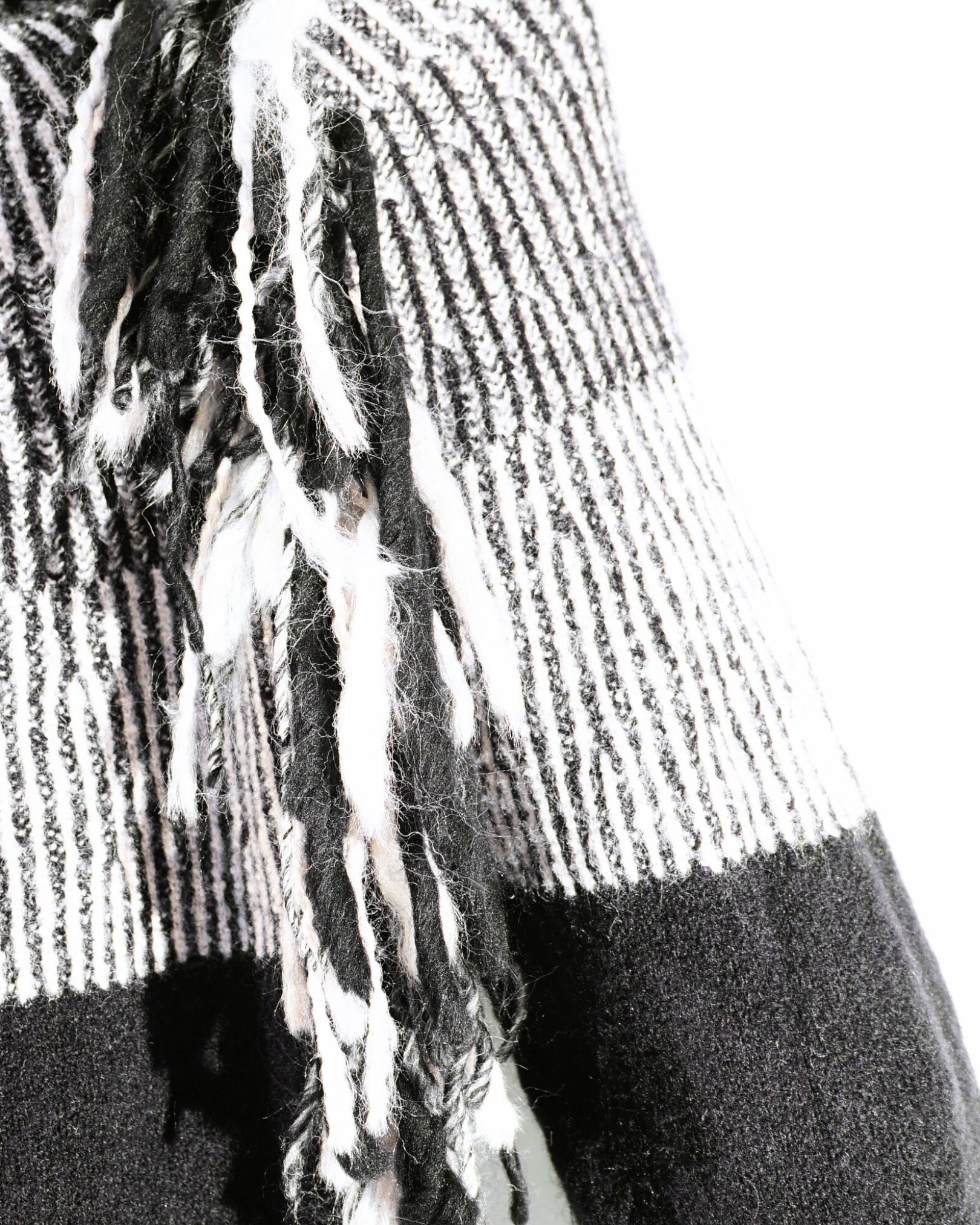 MAGLIONE IN LANA CON DETTAGLI | NERO