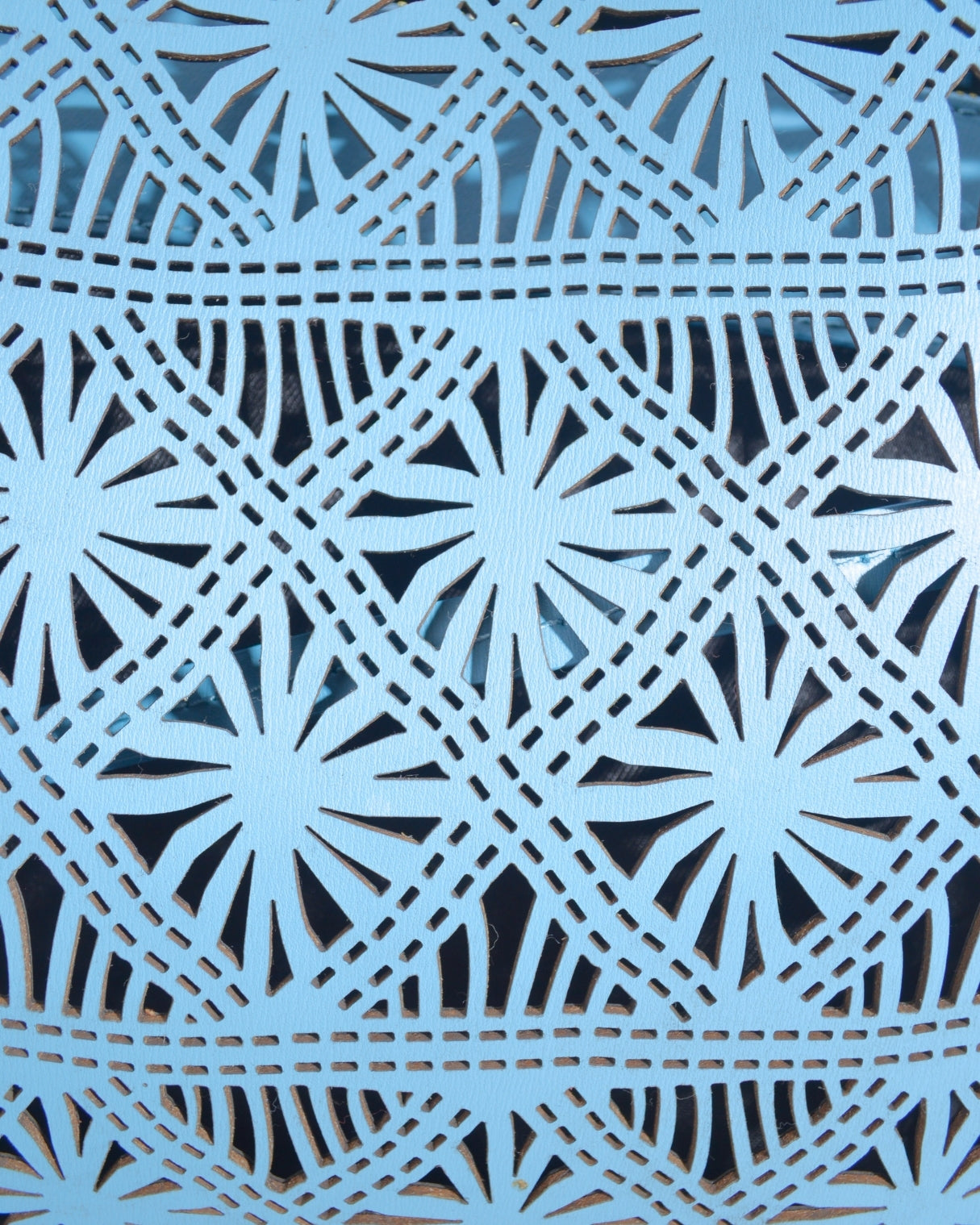 VICTORIA LASERATA | CIELO