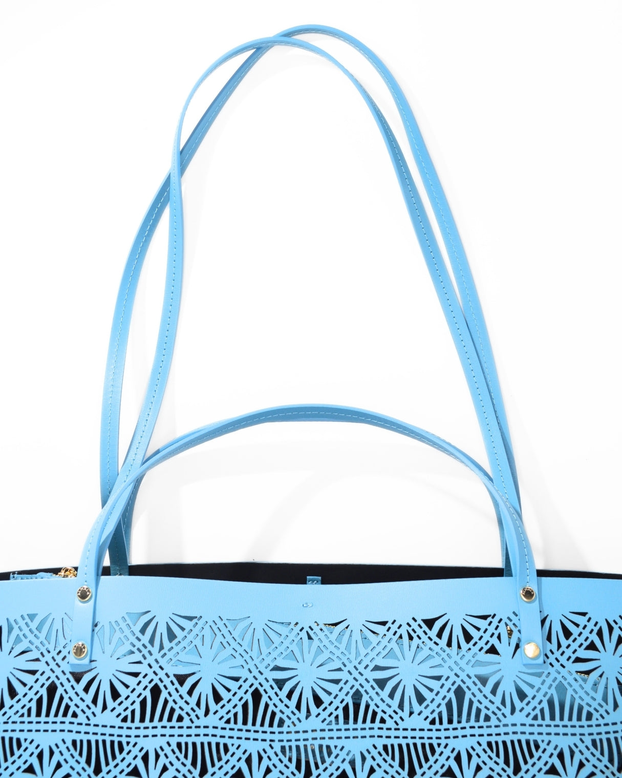 VICTORIA LASERATA | CIELO