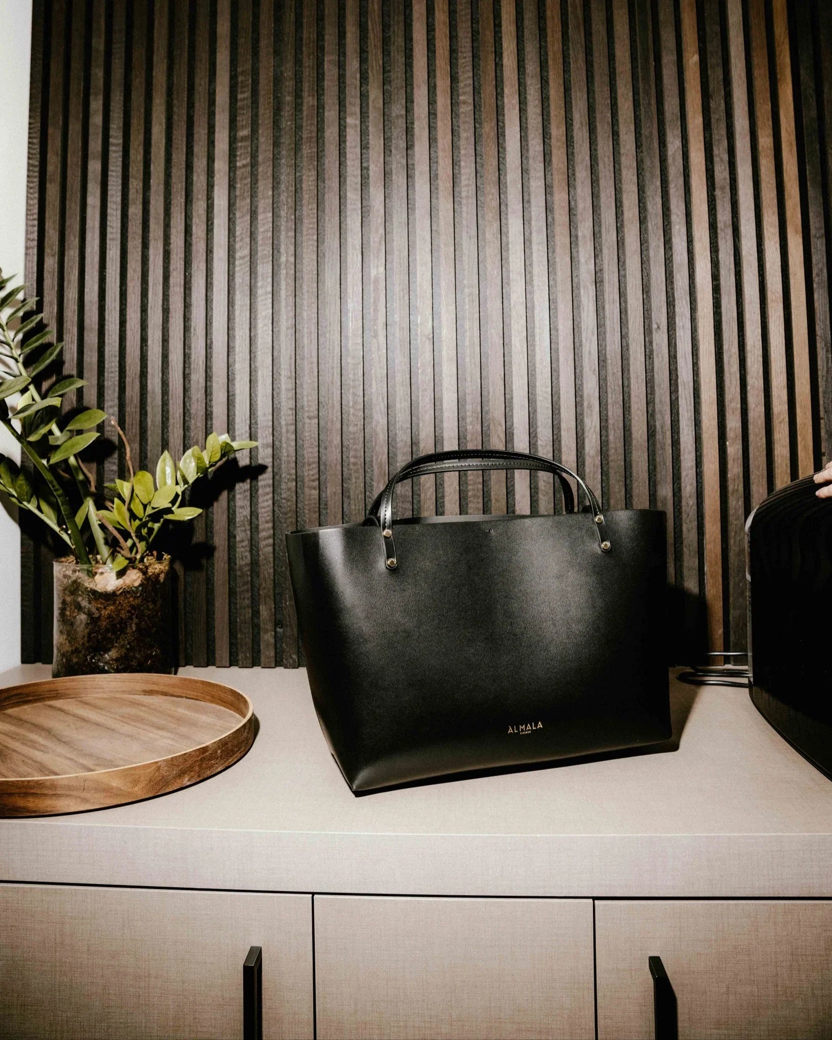 SHOPPING LIV | NERO